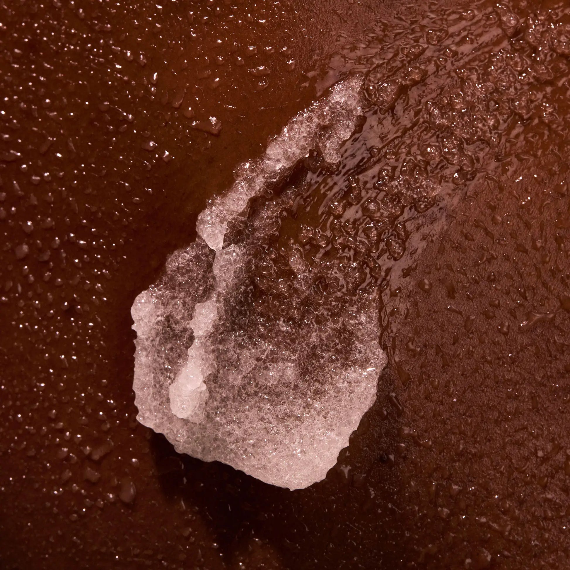 the-glow-getter-multi-oil-body-scrub-o8 NATR-40028-Alt-Image-TheGlowGetterMulti-OilBodyScrub-08.webp